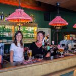 Reizende expo ‘Santé’ zet bier- en cafécultuur van Denderland in de kijker.