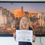 GO! Atheneum Herzele-leerlinge Aza Moreels wint gouden medaille op Europese vertaalwedstrijd Latijn.
