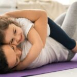 Knuffelturnen in Ninove: gratis beweegworkshop voor peuters en ouders in het Sociaal Huis.