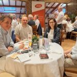 42 ondernemers schuiven aan voor succesvol netwerkdiner van UNIZO Denderleeuw: “Op één avond twintig nieuwe contacten”