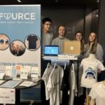 Studenten Arteveldehogeschool ontwikkelen innovatief zorg-T-shirt voor patiënten met port-a-cath: “Meer comfort, privacy en menselijkheid”