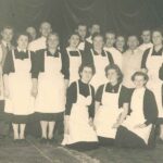 Nieuw boek laat de vergeten wereld van de Aalsterse ‘kokessen’ herleven: uniek eerbetoon aan vier legendarische feestkokkinnen.