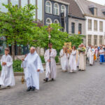Aalst viert Onze-Lieve-Vrouw Tenhemelopneming met gebedstocht naar de Werfkapel.