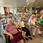 Koerskoorts slaat toe in Mere: sportieve themaweek brengt bewoners samen rond de wielersport.