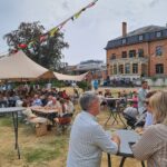 Streekbierenfestival Land van Aelst lokt opnieuw heel wat bierliefhebbers naar verborgen kasteeltuin.