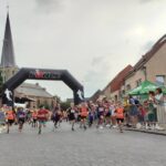 Erondegem beleeft opnieuw sportieve hoogdag tijdens Grote Prijs Toon De Windt: stratenloop en kermis zorgen voor unieke dorpssfeer.