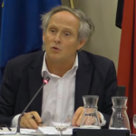 Burgemeester De Geyter verdedigt toegangsverbod voor niet-Oost-Vlamingen in De Warande.