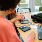 Digitale workshop in Ninove leert inwoners veilig online kopen en betalen.