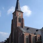 Sint-Gertrudiskerk van Wichelen onthult haar geheimen tijdens nieuwe erfgoedsprokkel.