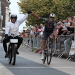 Jasper Stuyven verrast topfavorieten en wint 21ste Derny Festival in Wetteren.