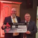 Dirk Hemerijckx (voorzitter Rotary Ninove-Dendervallei) mocht een cheque ter waarde van € 9.000 overhandigen aan Wim Schandevijl (voorzitter G-Sport 9450).