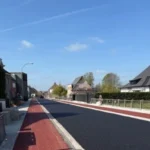Het eerste stuk van de Ninoofsesteenweg in Haaltert is geasfalteerd.