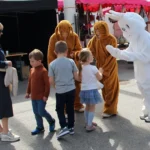 Zonnige Paasmarkt tovert Sint-Lievens-Houtem om tot bruisend lenteparadijs.
