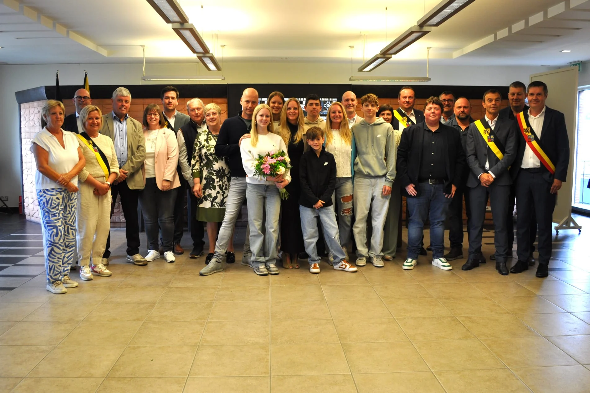 Gouden jubilea en heldendaad in de schijnwerpers op het gemeentehuis van Sint-Lievens-Houtem.