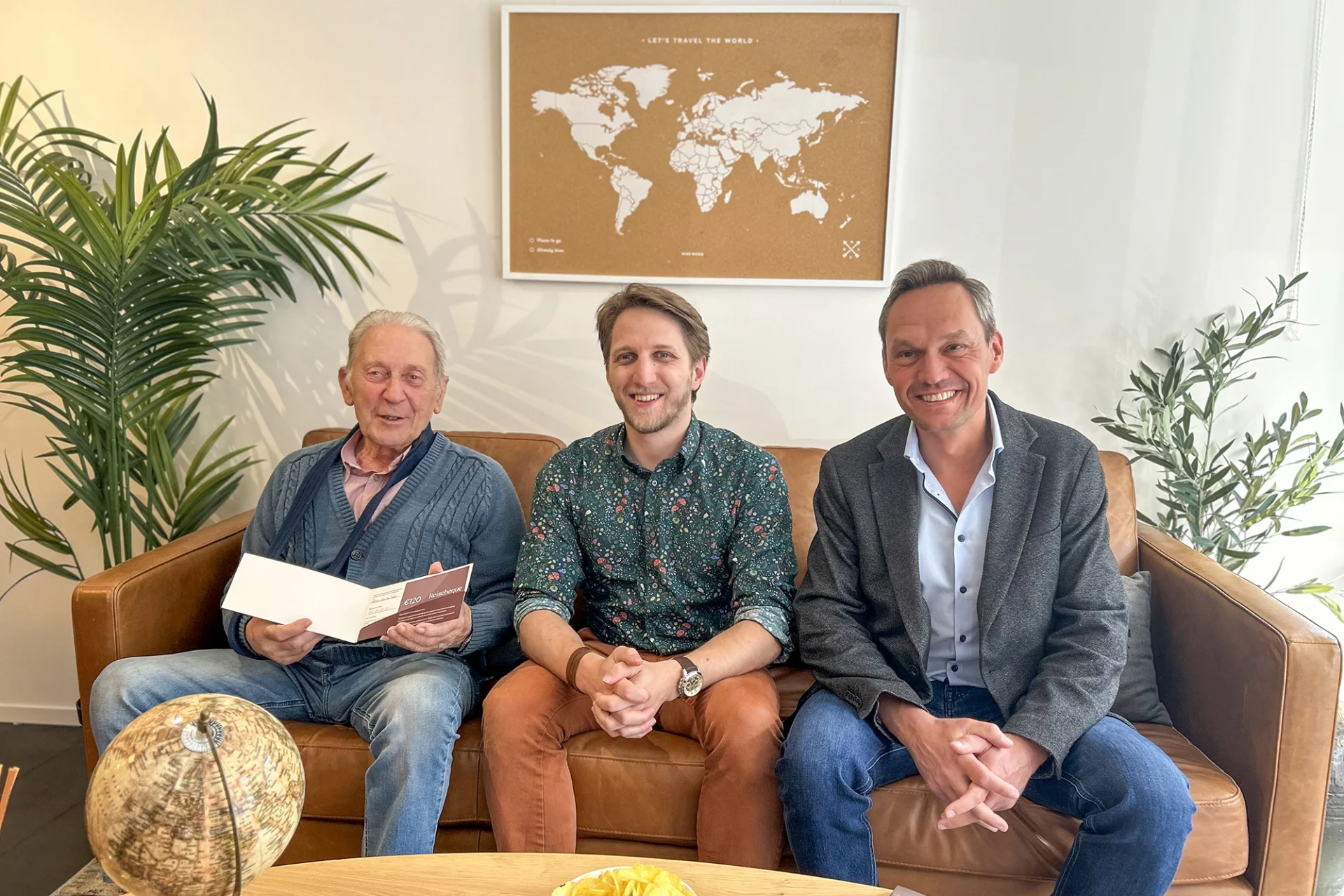 Lokaal shoppen loont: Albert Praet wint reischeque van 120 euro dankzij paasactie.