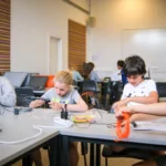 Techniekacademie Geraardsbergen opent opnieuw de deuren: STEM-workshops voor jonge uitvinders.