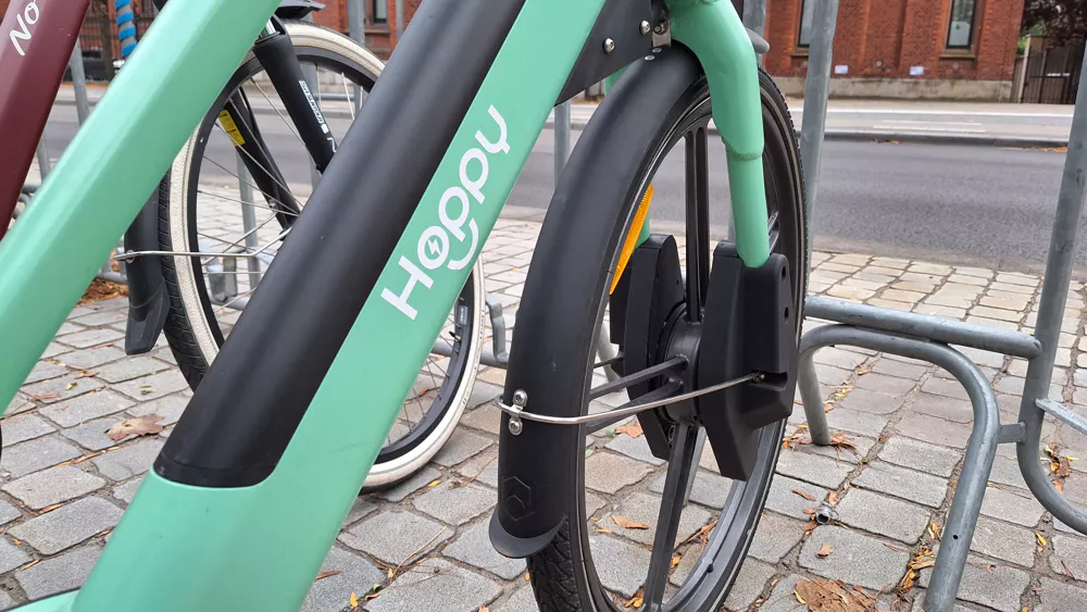 Strengere aanpak tegen fout geparkeerde Hoppy-fietsen in Herzele.
