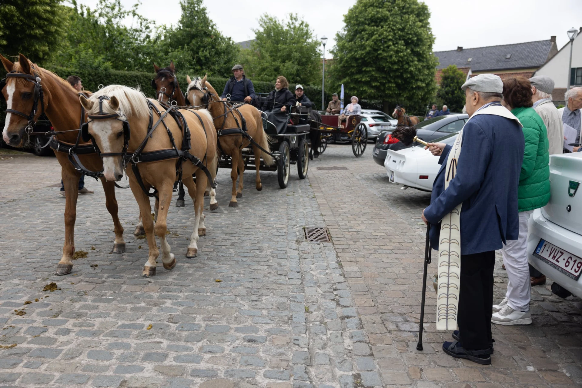 Eeuwenoude paardenommegang verbindt Aaigem opnieuw met traditie.