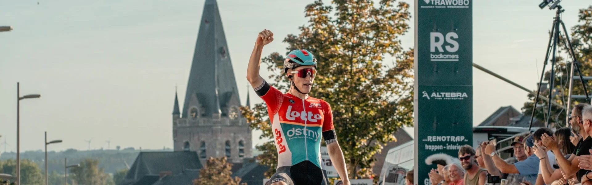 MuurClassic Geraardsbergen stijgt naar een hoger wielerniveau: bruisende koersweek met Wielerfest en tv-koers in de Lotto Belgium Cup.