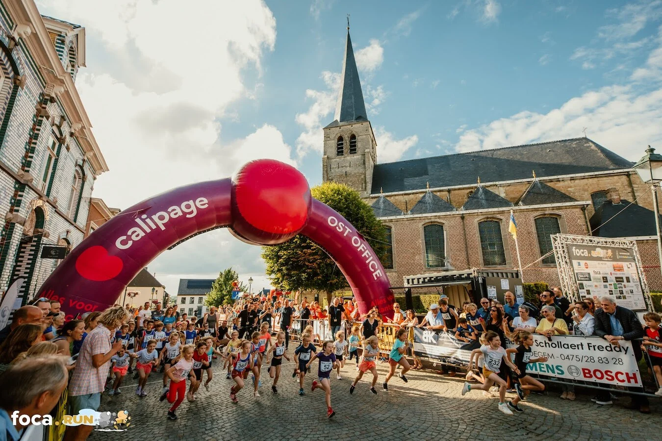 Foca Run Oordegem 2025: Loopwedstrijd met impact op verkeer en mobiliteit.