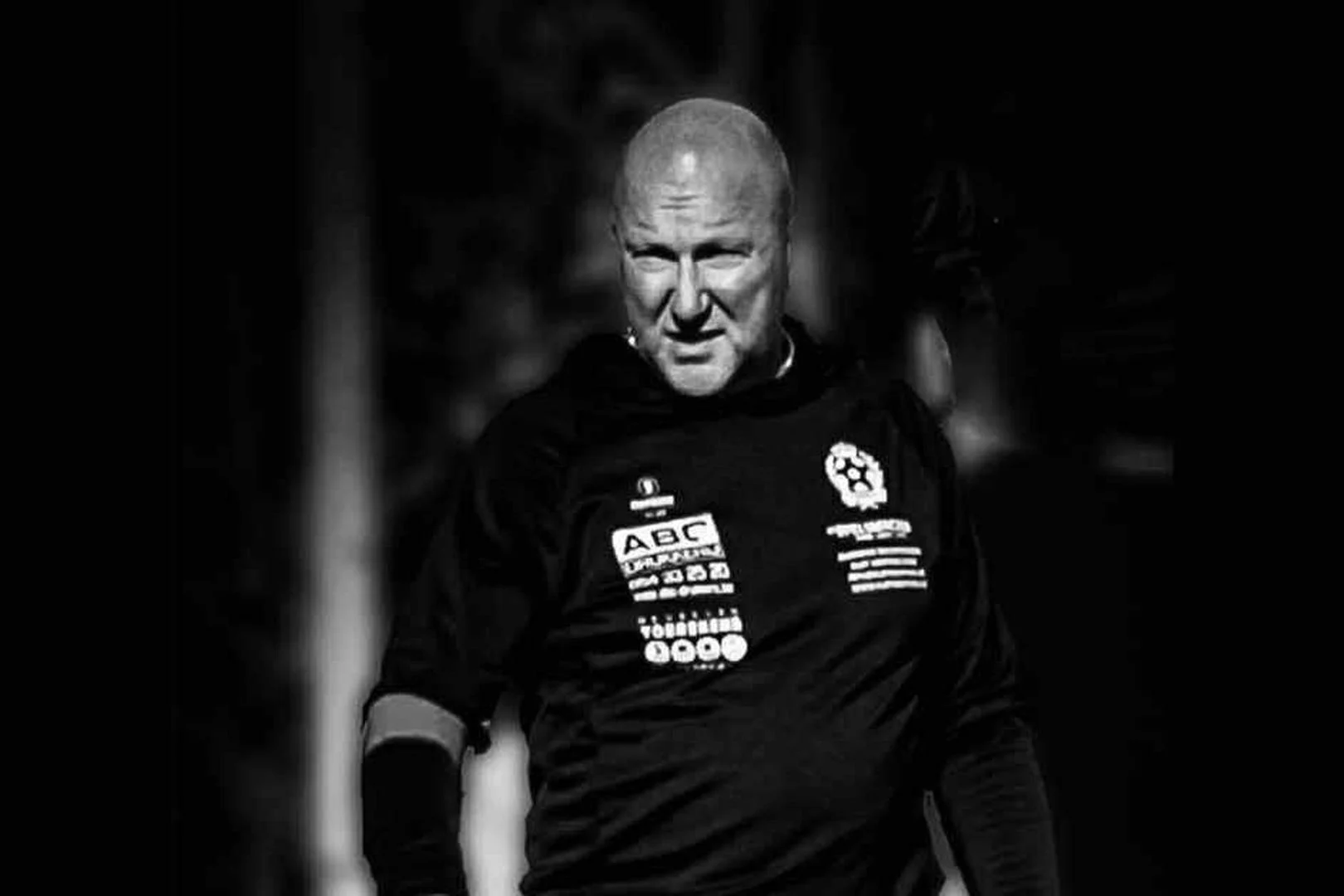 SK Denderhoutem rouwt om onverwacht overlijden van assistent-trainer Kenneth D’haeseleer.