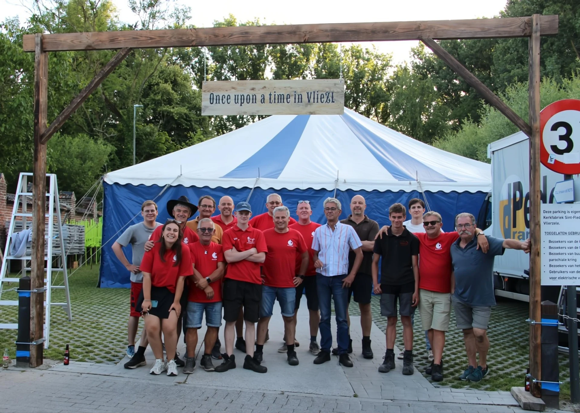 Vlierzele viert 15 jaar Berenfeesten met sprookjesachtige jubileumeditie.