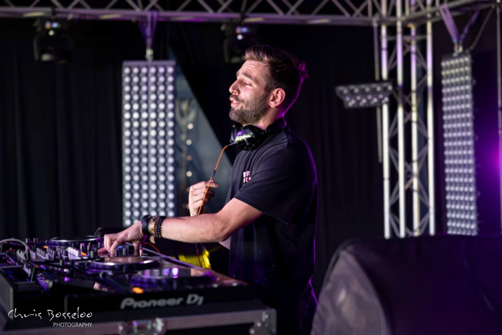 Van gepeste puber tot festival-DJ: Jonas Van Vaerenbergh alias DJ ...
