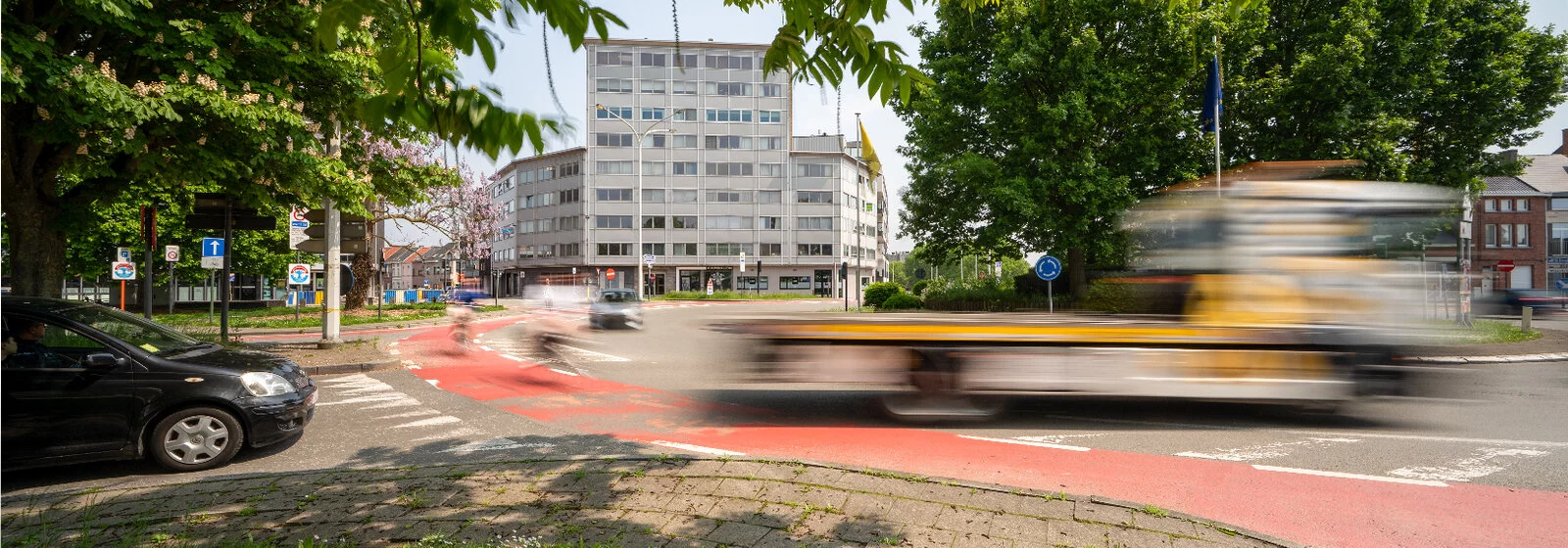 Bushaltes op de Ninovesteenweg te Aalst worden heraangelegd: tijdelijke verkeersmaatregelen vanaf 18 augustus.