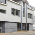 De gemeentelijke bibliotheek blaast in 2025 twintig kaarsjes uit op de locatie van het cultuurerf, en dat laten we niet onopgemerkt voorbijgaan.