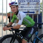 Oskar Derynck organiseert koekenverkoop om wielerdroom te financieren.