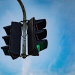 Ernstige verkeershinder op N8 in Geraardsbergen door aanleg Hoppinpunt aan kerk.