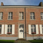 €426.950: Erpe-Mere verkoopt leegstaande pastorie in Erondegem