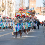 5.388 carnavalisten maken zich op voor de 96e carnavalsstoet in Aalst.