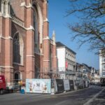 Indrukwekkende stelling moet werf logistiek vlot laten verlopen: tijdelijke verkeersmaatregelen in Dendermondsesteenweg.