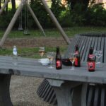 Feestje in buurthuis De Kring laat speelplein vervuild achter: burgemeester grijpt in.