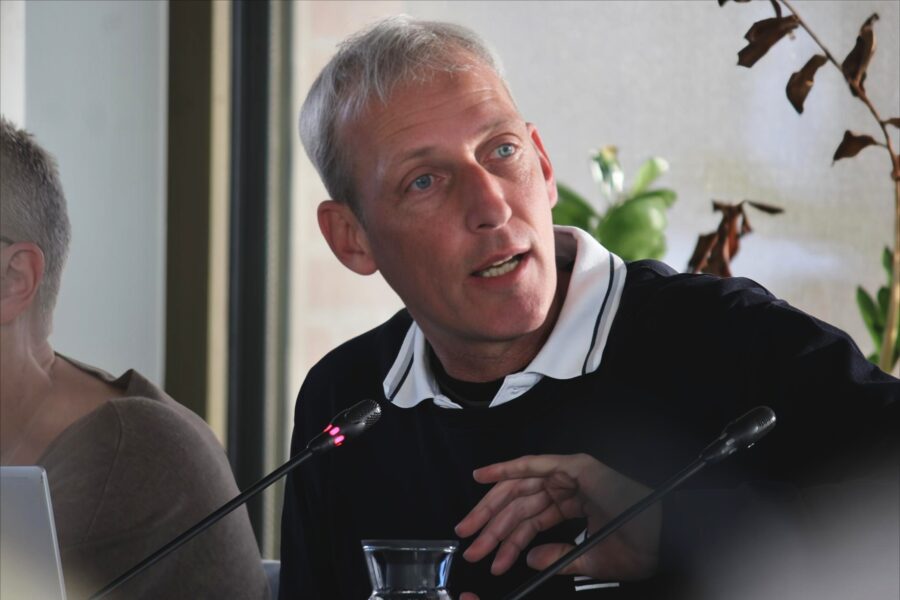Overlast aan sporthal De Warande in Wetteren leidt tot politieke discussie: Bracke eist strengere aa