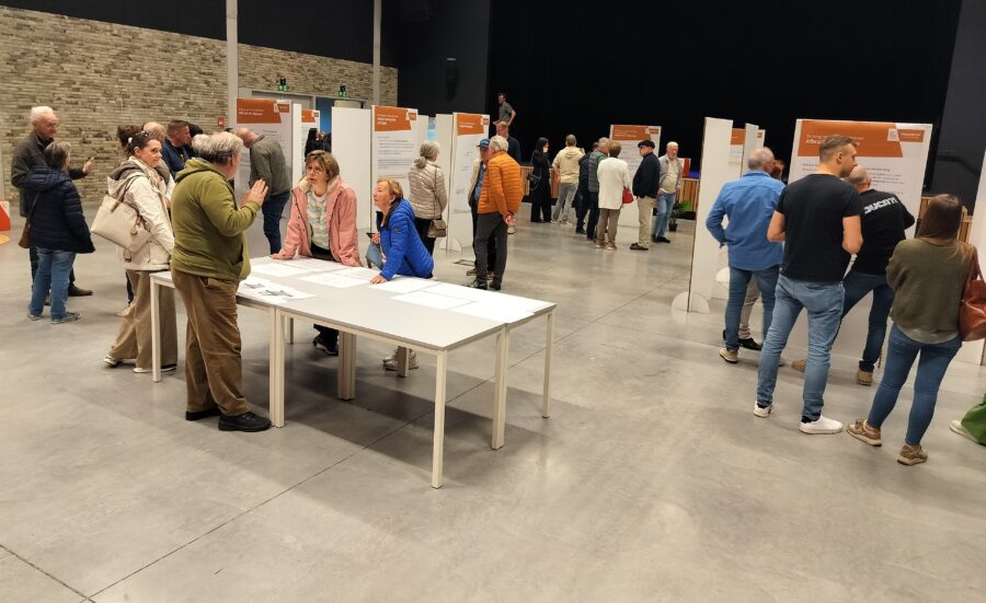 Grootschalige vernieuwing E40-bruggen in Erpe-Mere toegelicht op druk bijgewoonde infomarkt.