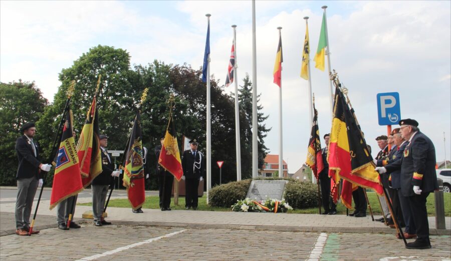Wetteren herdenkt V-dag met plechtige hulde aan bevrijdingsmonument: “Vrijheid is geen eindpunt, maar een opdracht voor elke generatie”