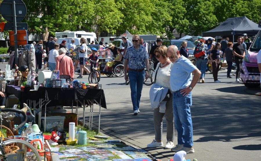 Bellemanfeesten lokken massaal volk naar rechteroever: organisator Hubert Simoens ondanks ongeval tevreden.