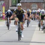 Duitser Kilian Schmitz sprint naar zege, thuisrijder Maico De Cremer schittert met tweede plaats en bergklassement.