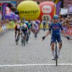 Paul Magnier triomfeert in heroïsche Muur Classic Geraardsbergen na razend spannende finale.