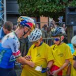 Remco Evenepoel geeft officiële startschot van sfeervol Natourcriterium in Aalst.