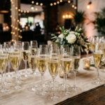 Neos Ninove trapt nieuw werkjaar feestelijk af met openingsdrink en voorstelling jaarprogramma.