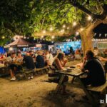 ZomerBAAR brengt drie dagen zomer, muziek en gezelligheid naar Denderhoutem.