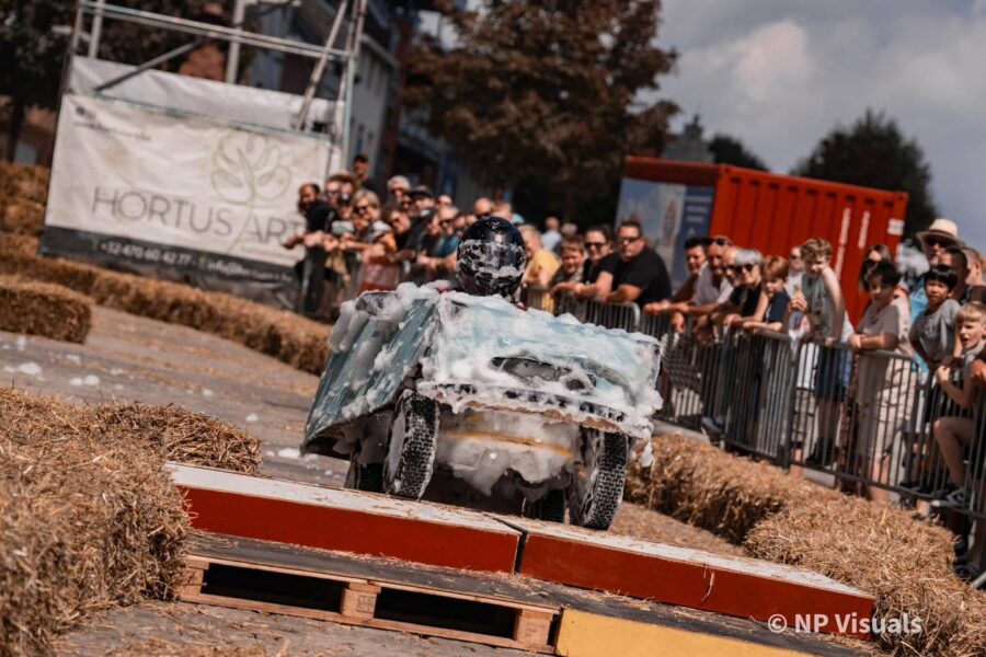 Geraard’s Grand Prix maakt zich op voor tweede editie: meer zeepkisten en langer parcours door Geraardsbergen.