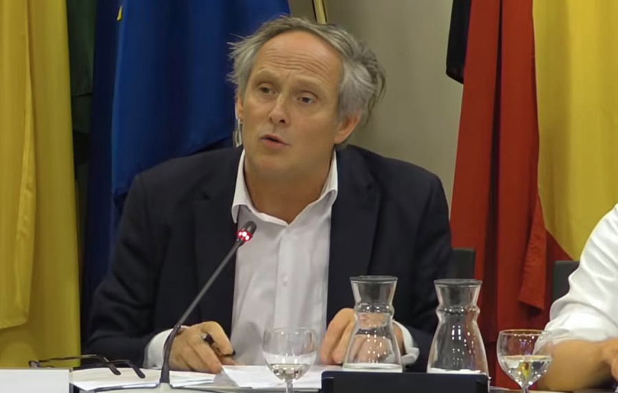 Burgemeester De Geyter verdedigt toegangsverbod voor niet-Oost-Vlamingen in De Warande.