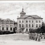 Tekeninningen van Nolle Versyp aan de muur in het cultuurcafé.