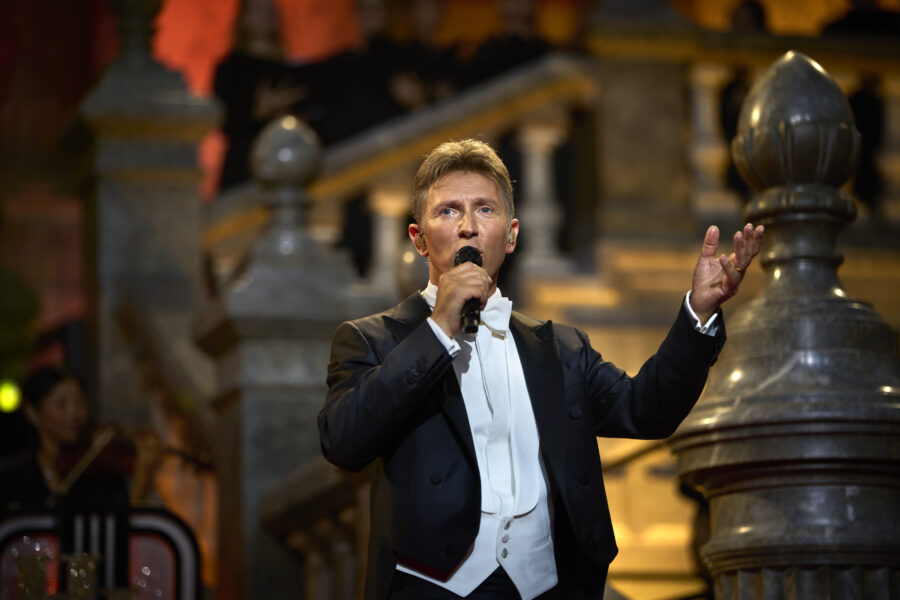 Helmut Lotti brengt ‘Goes Classic’ met 30-koppig orkest naar Curiosity Festival in Wetteren.