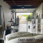 Kunstenares Christa Jacobs opent haar huis in Gijzegem voor een seizoen vol kunst, woord en ontmoeting.