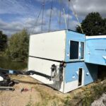 Hubley plaatst twee modulaire gezinswoningen in één dag in Lede.